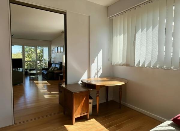 Appartement  de 111m², 3 chambres, balcon, 2 box et une cave