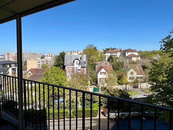 Appartement  de 111m², 3 chambres, balcon, 2 box et une cave