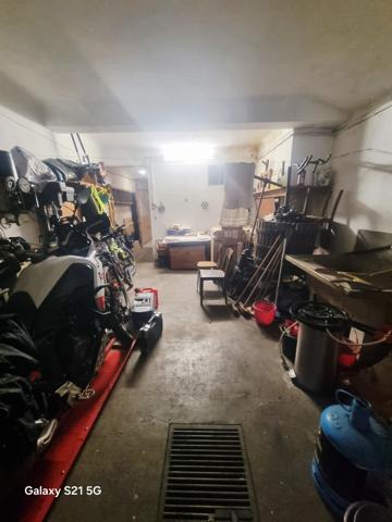 Exclusivité Draguignan bel immeuble bon état 238m+dépendances 2 F3+2 F1+bureau garage et cave 420000€
