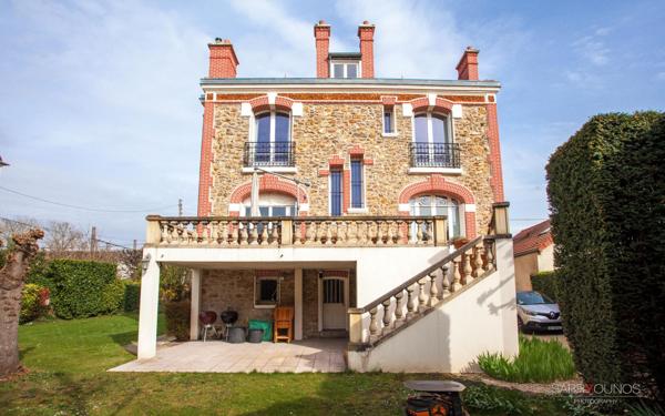 Maison à vendre    8 pièces • 210 m2 Chelles