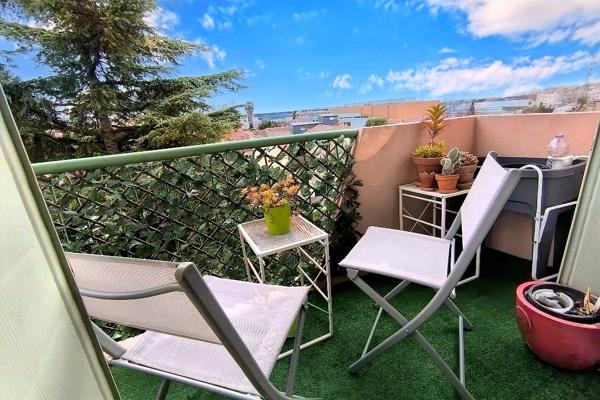 Nîmes : Centre Appartement  4 pièce(s) 77.96 m2 balcon garage