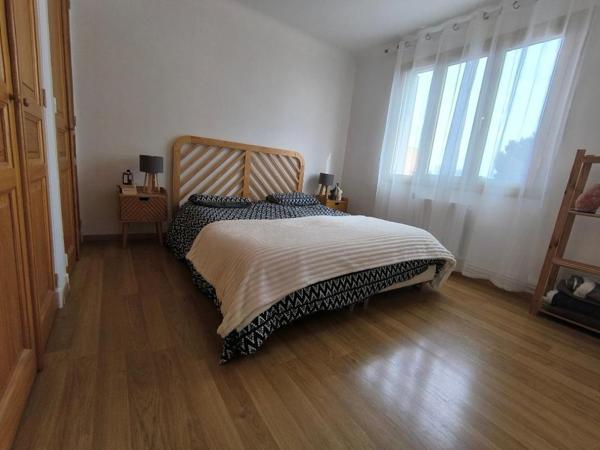 Nîmes : Centre Appartement  4 pièce(s) 77.96 m2 balcon garage