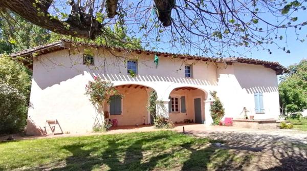Authentique ferme rénovée avec jardin arboré et piscine à 35 min. de Toulouse et 20 min. de Montauban