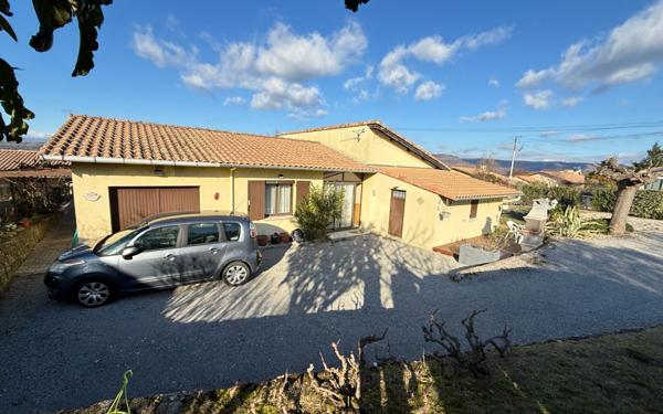 Maison à vendre    4 pièces •  Villeneuve-de-Berg