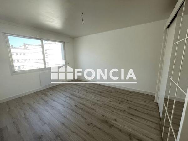 Location Appartement 5 pièces 143 m² - 51 53 BOULEVARD BERANGER Tours 37000