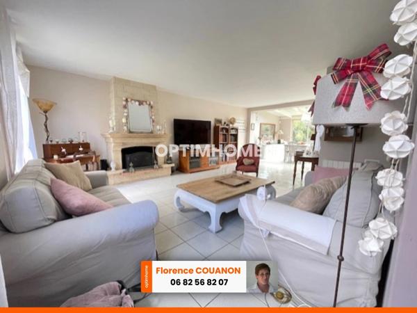 CYR SOUS DOURDAN. Belle Maison de 167 M² avec 3/4 chambres...Dépendances et un beau Jardin de 1385 M² clos et arboré.