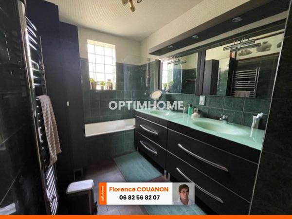 CYR SOUS DOURDAN. Belle Maison de 167 M² avec 3/4 chambres...Dépendances et un beau Jardin de 1385 M² clos et arboré.