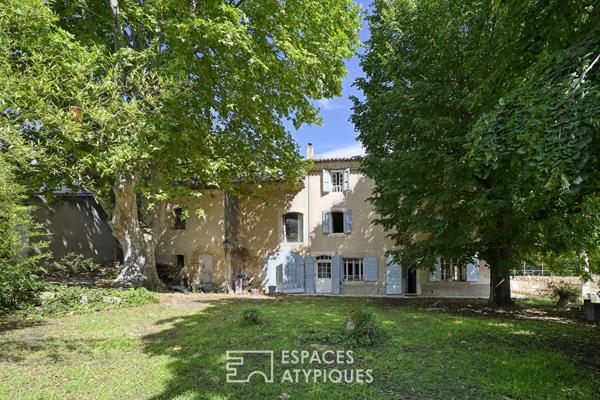 Bastide du XVII au coeur du Luberon avec atelier et potentiel d’aménagement