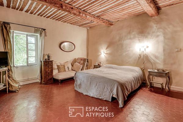 Bastide du XVII au coeur du Luberon avec atelier et potentiel d’aménagement