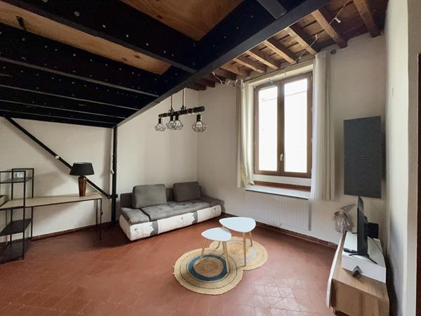 Studio de 26.21m² Place des Carmes en Intra-Muros Avignon