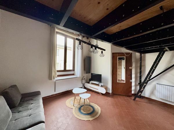 Studio de 26.21m² Place des Carmes en Intra-Muros Avignon