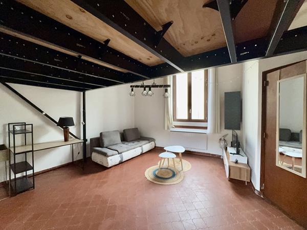 Studio de 26.21m² Place des Carmes en Intra-Muros Avignon