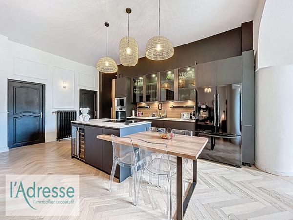 À VENDRE en EXCLUSIVITE - Superbe Duplex Entièrement Rénové à Juan-les-Pins - Proche Plages & Au Calme