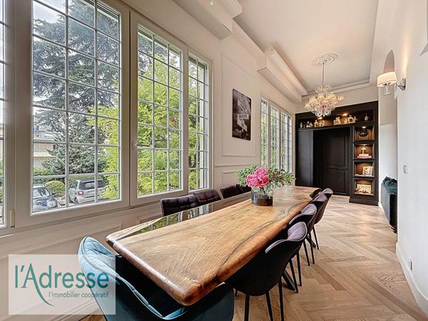 À VENDRE en EXCLUSIVITE - Superbe Duplex Entièrement Rénové à Juan-les-Pins - Proche Plages & Au Calme