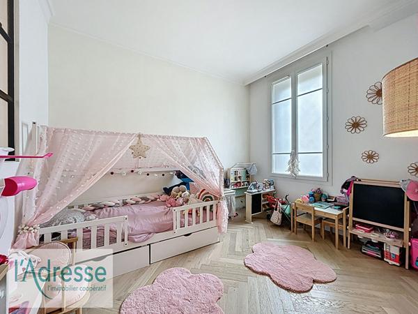 À VENDRE en EXCLUSIVITE - Superbe Duplex Entièrement Rénové à Juan-les-Pins - Proche Plages & Au Calme