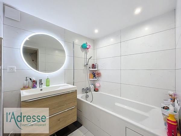 À VENDRE en EXCLUSIVITE - Superbe Duplex Entièrement Rénové à Juan-les-Pins - Proche Plages & Au Calme