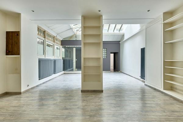 Loft avec verrière zénithale proche Square Montholon et Marché Cadet