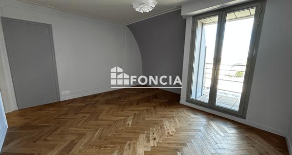 Location Appartement 3 pièces 119.8 m² - La Roche-sur-yon 85000