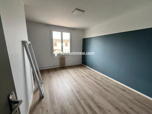 Vente                                                      Maison
                        
                     6 pièces                      104 m2                     à Saint-Jean-d'Angély