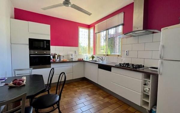 Maison à louer    5 pièces •  Saint-Estève