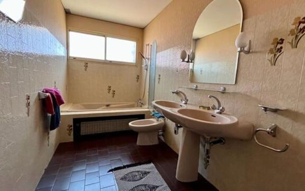 Maison à louer    5 pièces •  Saint-Estève