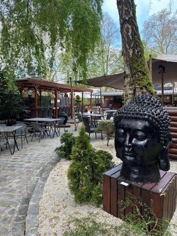 Restaurant / Authentique et charmante guinguette des bords de Marne