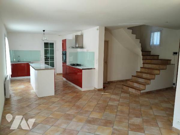 DANS QUARTIER CALME !!!