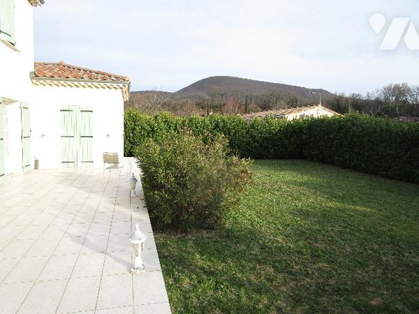 DANS QUARTIER CALME !!!