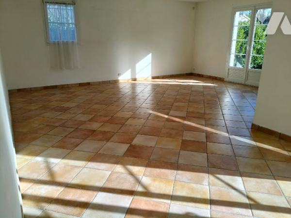 DANS QUARTIER CALME !!!