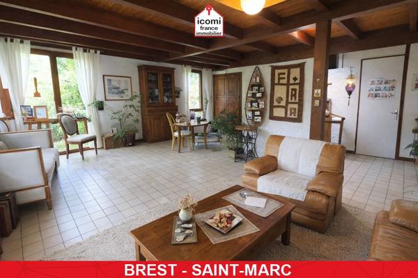 A VENDRE - PROPRIETE D'ARCHITECTE DE 150M² SUR +700M² DE TERRAIN - 5 CHAMBRES - STRUCTURE BETON BANCHE CUBIQUE - EXTREMEMENT RARE