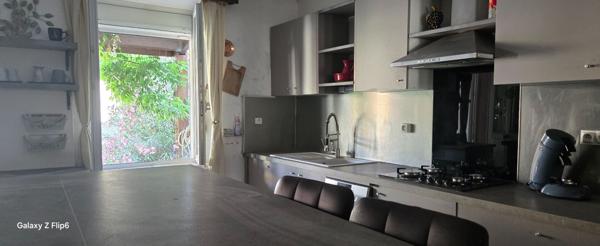 FABREZAN  : GRANDE MAISON  4 CHAMBRES ET JARDIN