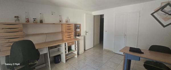 FABREZAN  : GRANDE MAISON  4 CHAMBRES ET JARDIN