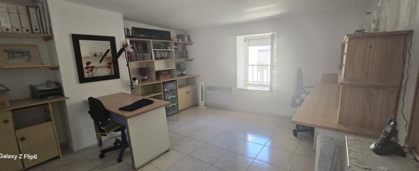 FABREZAN  : GRANDE MAISON  4 CHAMBRES ET JARDIN