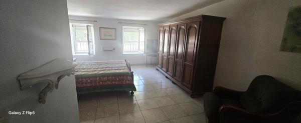 FABREZAN  : GRANDE MAISON  4 CHAMBRES ET JARDIN