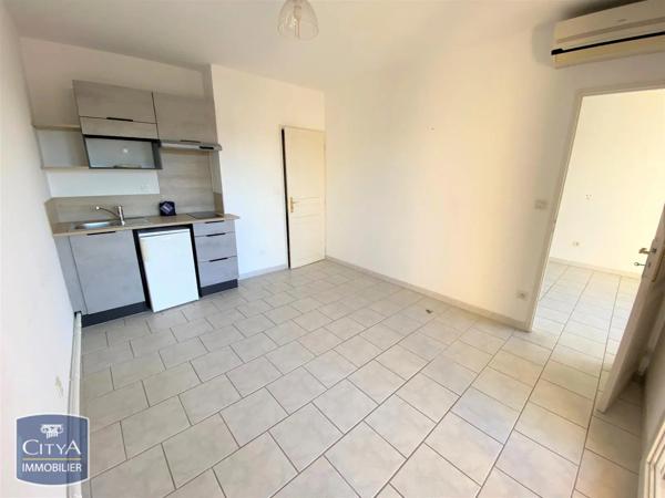 Appartement à louer 2 pièces 37.85m² Port-Saint-Louis-du-Rhône (13230)