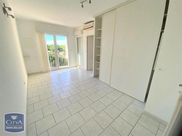 Appartement à louer 2 pièces 37.85m² Port-Saint-Louis-du-Rhône (13230)