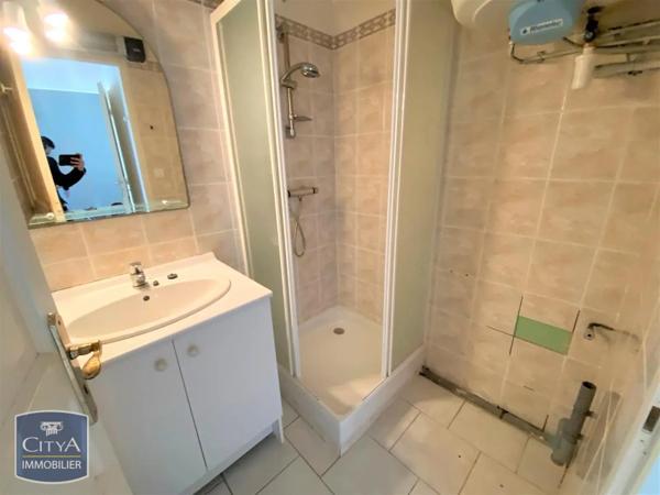 Appartement à louer 2 pièces 37.85m² Port-Saint-Louis-du-Rhône (13230)