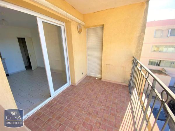 Appartement à louer 2 pièces 37.85m² Port-Saint-Louis-du-Rhône (13230)