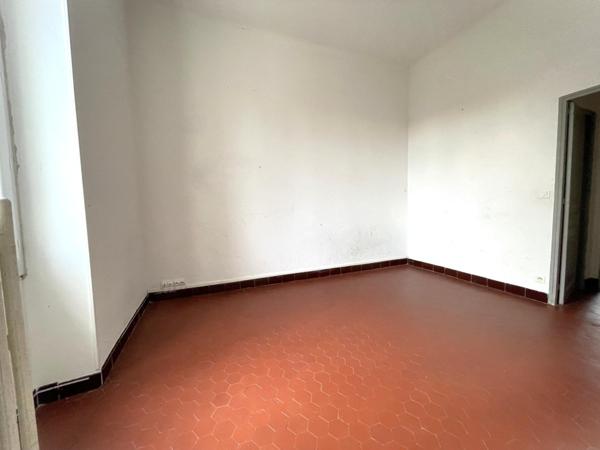 Sénas, maison de ville 140m² avec jardin de 550m²