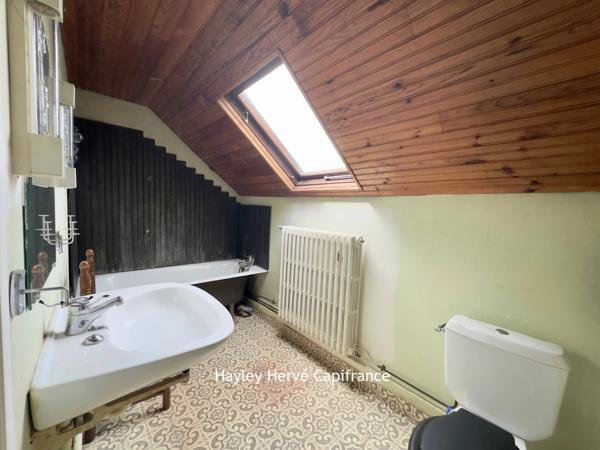 RARE À BAYEUX CENTRE – Grande maison familiale avec jardin plein sud, atelier indépendant et fort potentiel - BAYEUX (14)