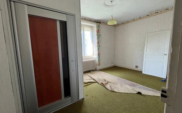 Maison à vendre    7 pièces • 134,80 m2 Carhaix-Plouguer