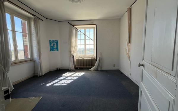 Maison à vendre    7 pièces • 134,80 m2 Carhaix-Plouguer