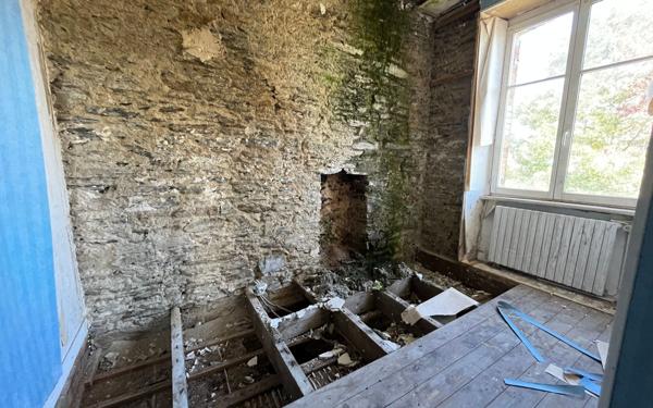 Maison à vendre    7 pièces • 134,80 m2 Carhaix-Plouguer