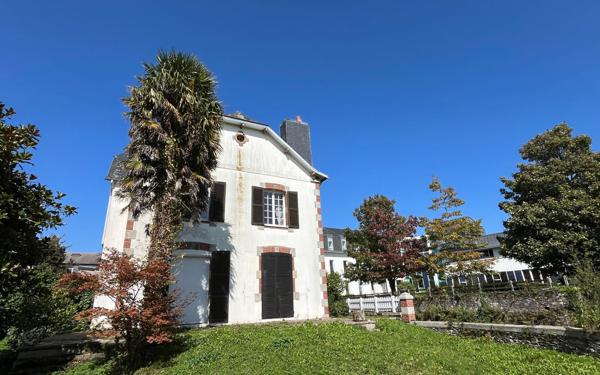 Maison à vendre    7 pièces • 134,80 m2 Carhaix-Plouguer