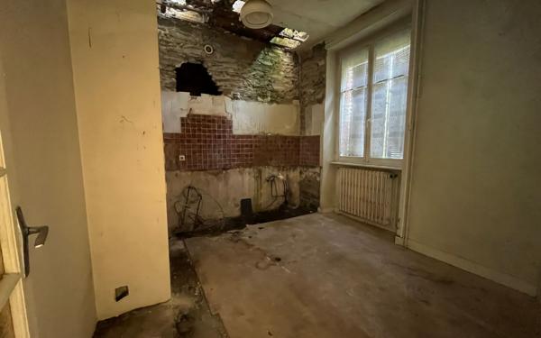 Maison à vendre    7 pièces • 134,80 m2 Carhaix-Plouguer