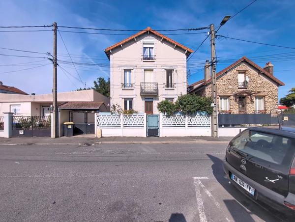 A VENDRE ENSEMBLE IMMOBILIER