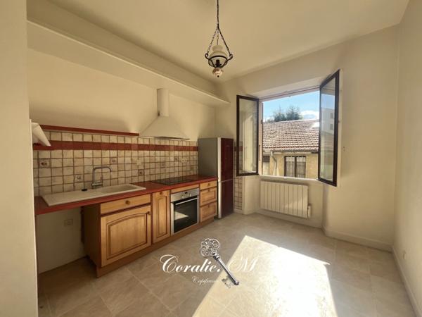 CHAMBÉRY – T2 EN REZ-DE-JARDIN AVEC EXTÉRIEUR PRIVATIF