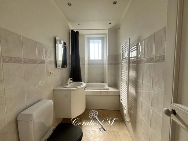 CHAMBÉRY – T2 EN REZ-DE-JARDIN AVEC EXTÉRIEUR PRIVATIF
