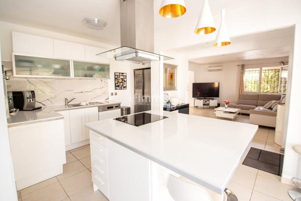 Maison indépendante/ Piscine/ Jardin / Espaces généreux