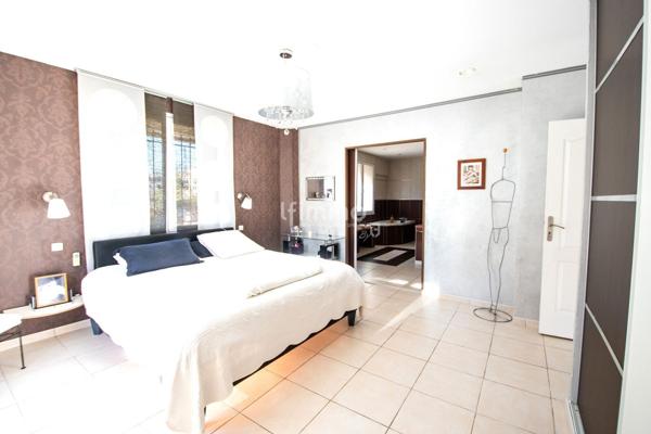 Maison indépendante/ Piscine/ Jardin / Espaces généreux